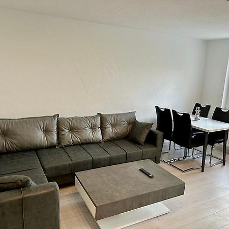 Flexible, Schoene Und Gut Aussehende Feriensuite Ройтлинген Екстериор снимка